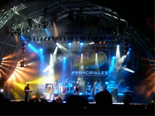 Escenario cadena 40 principales Y Triple Onda